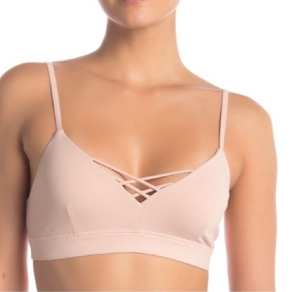 Alo Interlace Strappy Inlined Sports Bra